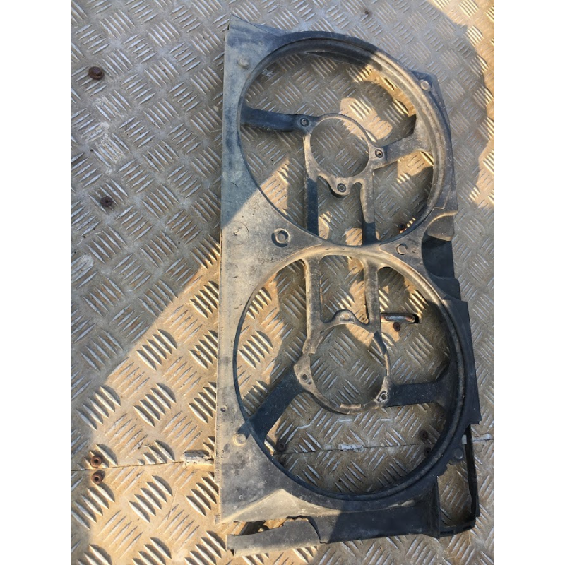 Корпус Дифузор вентилятора Mercedes E300 TD W210 2105052155