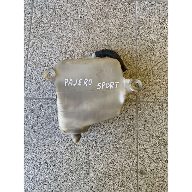 Розширювальний бачок Mitsubishi Pajero Sport Розширювальний бачок Mitsubishi Pajero Sport