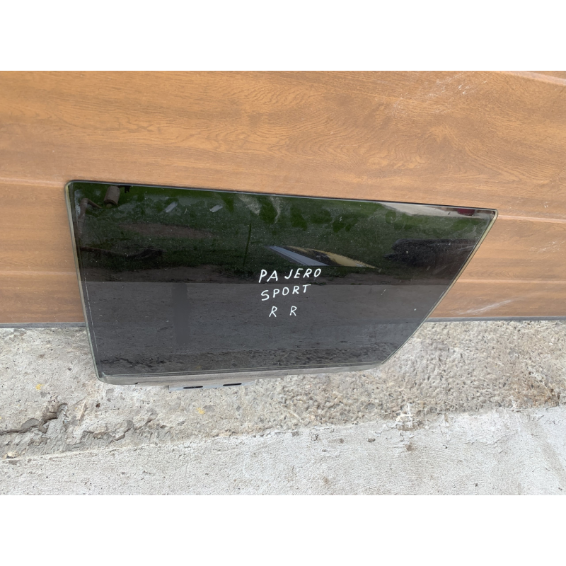 Скло дверей заднє праве Mitsubishi Pajero Sport Скло дверей заднє праве Mitsubishi Pajero Sport