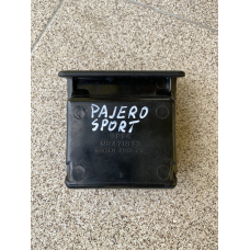 Попільничка Mitsubishi Pajero Sport MR471873