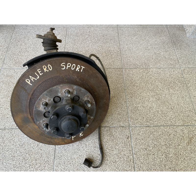 Цапфа поворотний кулак в зборі Mitsubishi Pajero Sport права Цапфа поворотний кулак в зборі Mitsubishi Pajero Sport права