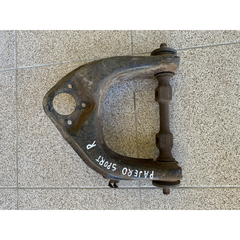 Важіль передній верхній правий Mitsubishi Pajero Sport