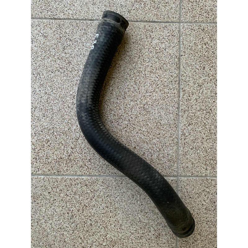 Патрубок / шланг радіатора охолодження верхній BMW E36