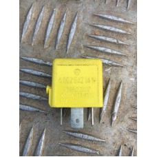 Реле Mercedes E300 TD W210 a0025421419