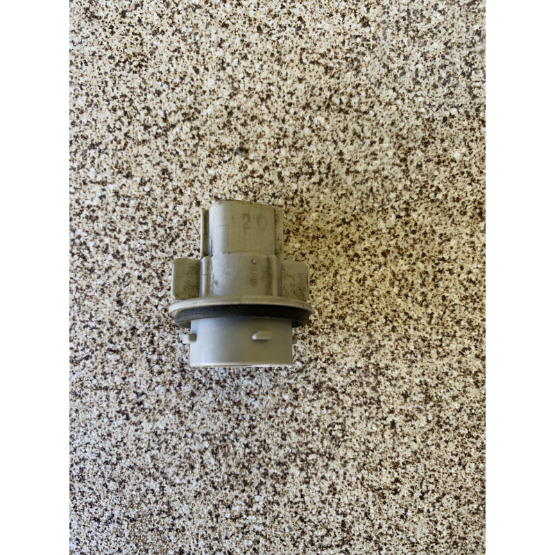 Патрон цоколь заднього ліхтаря Mazda 626 GF