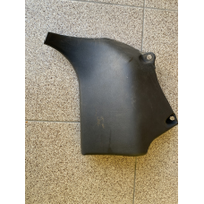 Накладка стійки передньої лівої Mitsubishi Pajero Sport нижня MR227570