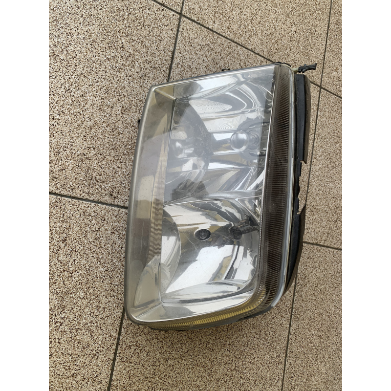 Фара права Volkswagen Polo 99-01