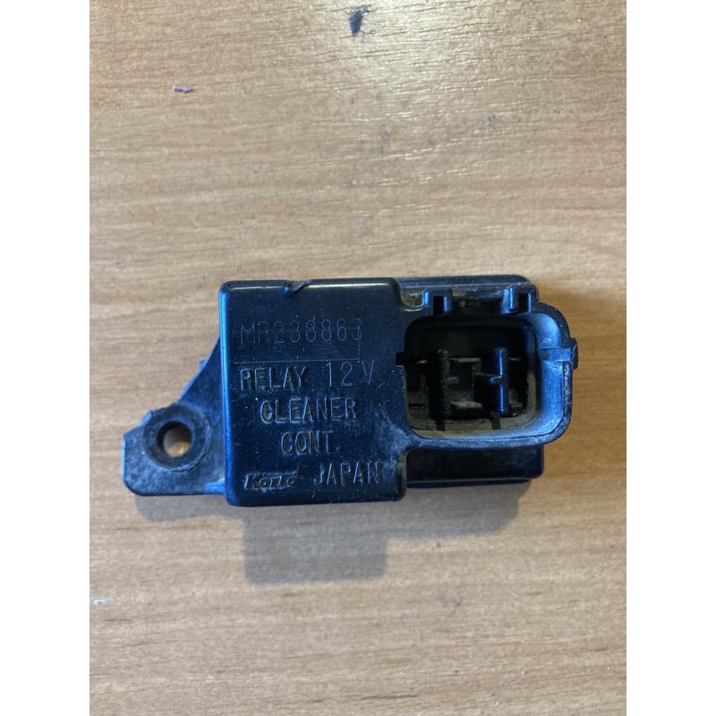 Реле омивача фар Mitsubishi Pajero Sport MR238863 Реле омивача фар Mitsubishi Pajero Sport MR238863