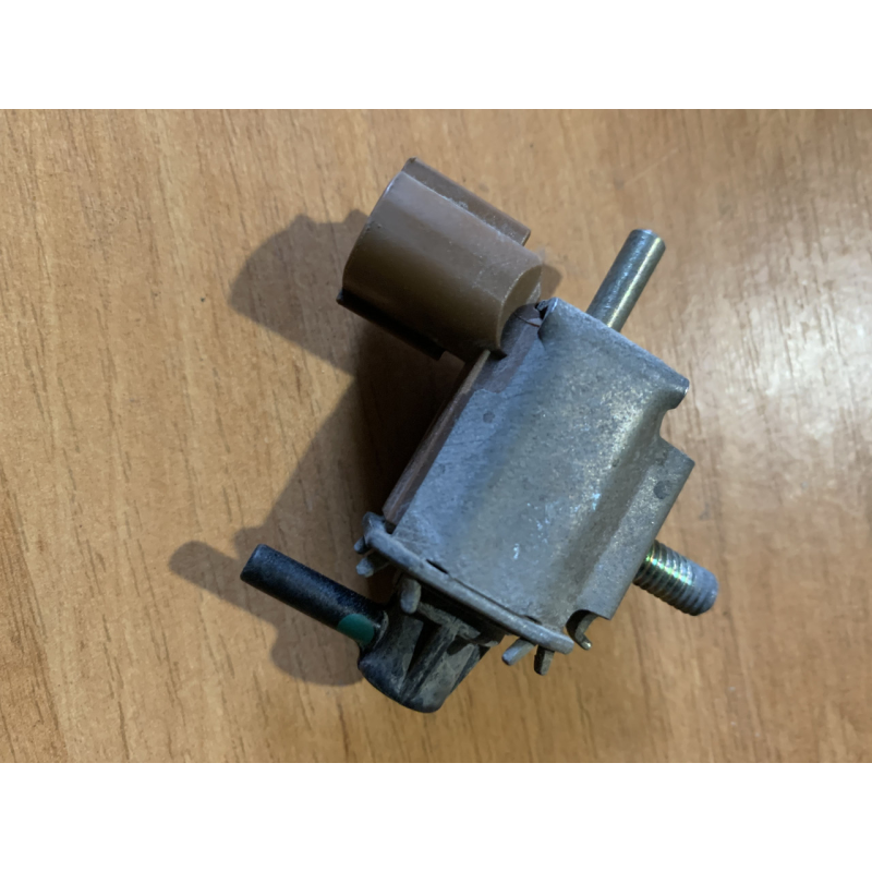 Клапан електромагнітний Mitsubishi Pajero Sport K5T48271