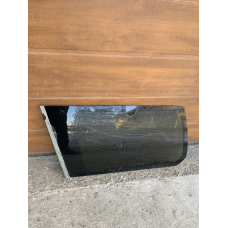 Скло заднє ліве глухе Mitsubishi Pajero Sport 1