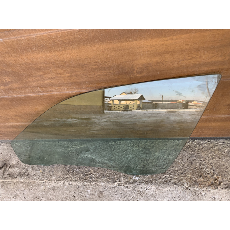 Скло дверей переднє ліве Bmw 5 Series E39 седан