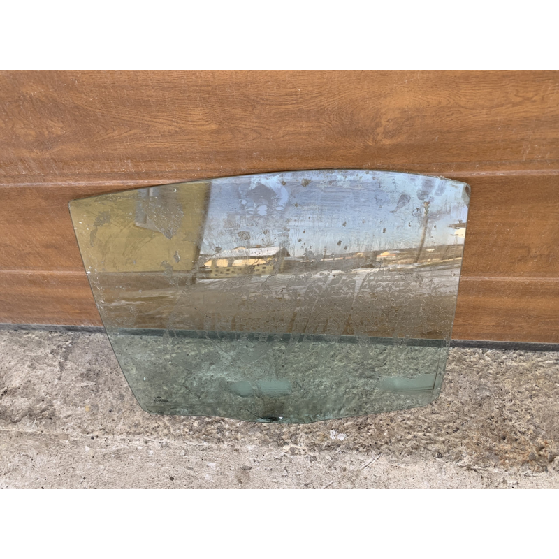 Скло дверей заднє ліве Bmw 5 Series E39 седан