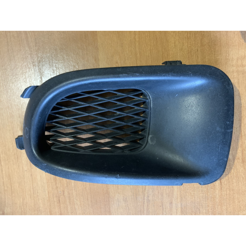 Заглушка протитуманної фари Subaru Legacy ліва 2000-2002 57731AE710