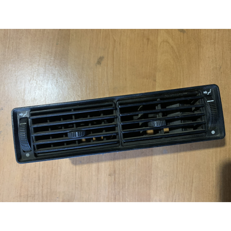 Дефлектор торпедо центральний Fiat Tempra Дефлектор торпедо центральний Fiat Tempra