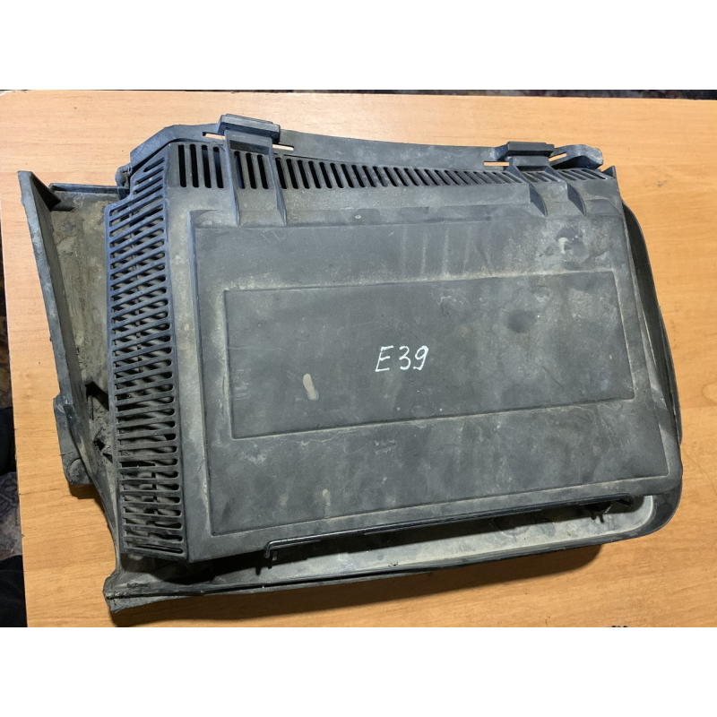 Корпус повітряного фільтра салону Bmw 5 Series E39 643183647759