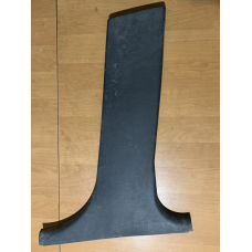 Накладка стійки центральної Bmw 5 E39 права 8172422