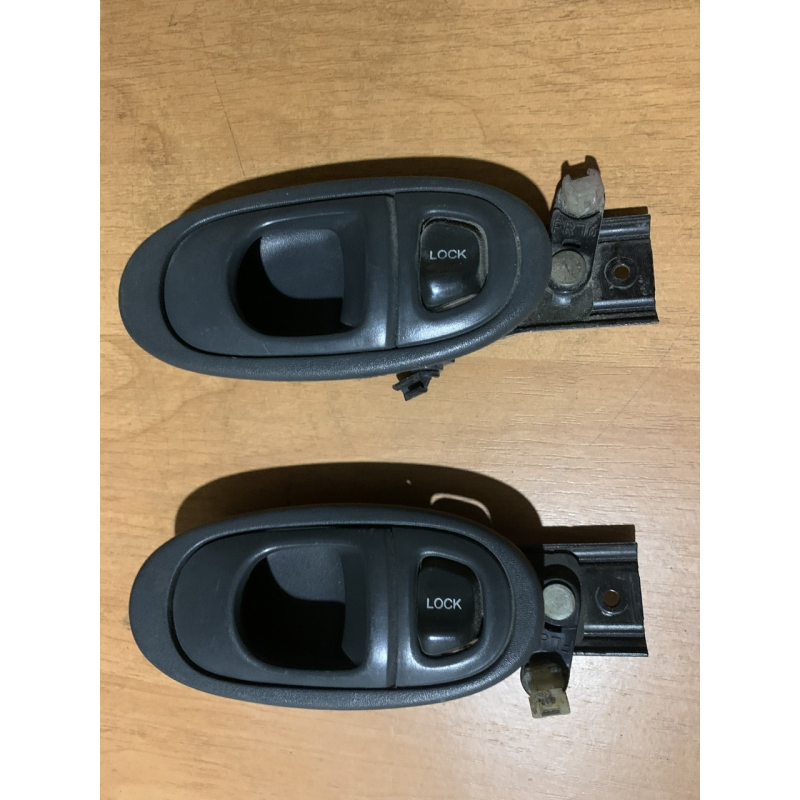 Ручка дверей внутрішняРучка дверей права Mazda Xedos 6 права Mazda Xedos 6