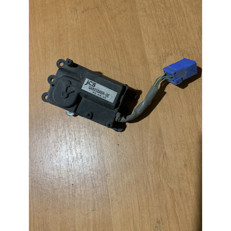 Моторчик заслінки пічки Mazda Xedos 6 GA601GA5R-2E