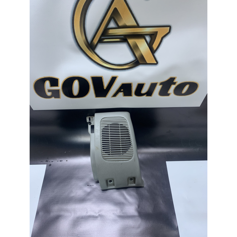 Кришка накладка динаміка права Mitsubishi Pajero Sport MR240212