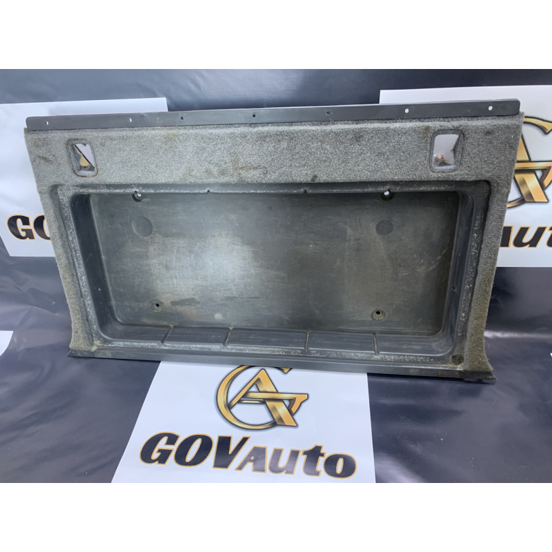 Ніша бардачок багажника Mitsubishi Pajero Sport