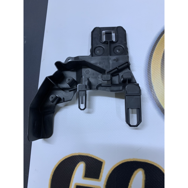 Кронштейн замка дверей Mercedes C Class W205 A2057230414 передній правий