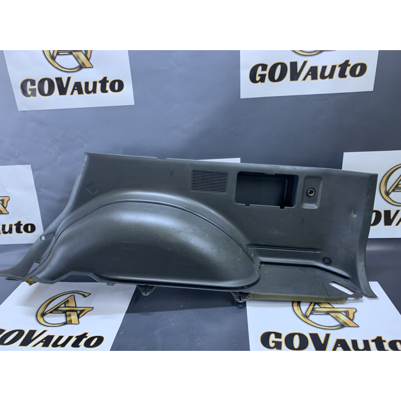 Накладка обшивка багажника права Mitsubishi Pajero Sport MR227528