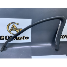 Накладка дверей передня права Mercedes W205 A2057270271