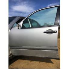 Дверка передня ліва / дверца перед левые Mercedes W 210