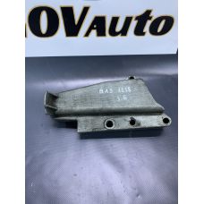 Кронштейн подушки двигуна правої Ваз 1118 Калина 1.6 11181001157