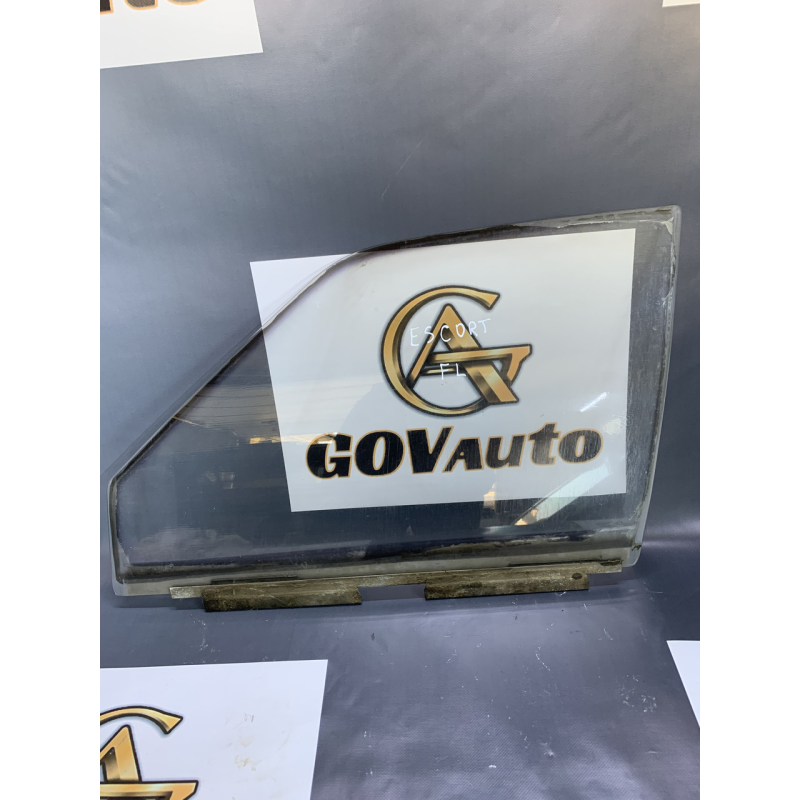 Скло дверей переднє ліве Ford Escort MK4