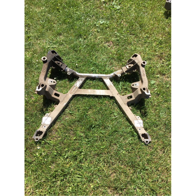 Балка передня бмв 520і е39 Балка передня бмв 520і е39