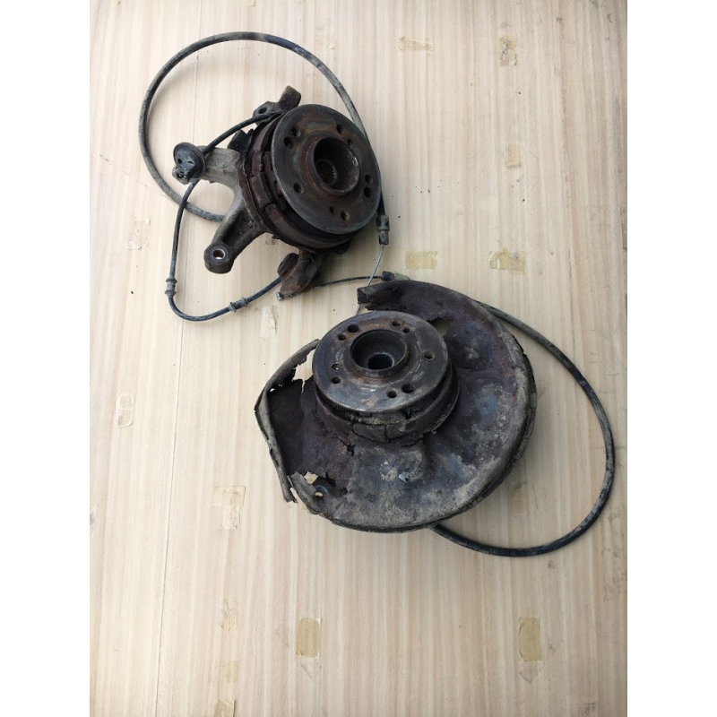 Ступиця / Цапфа задня Mercedes E Class W210 Ступиця / Цапфа задня Mercedes E Class W210