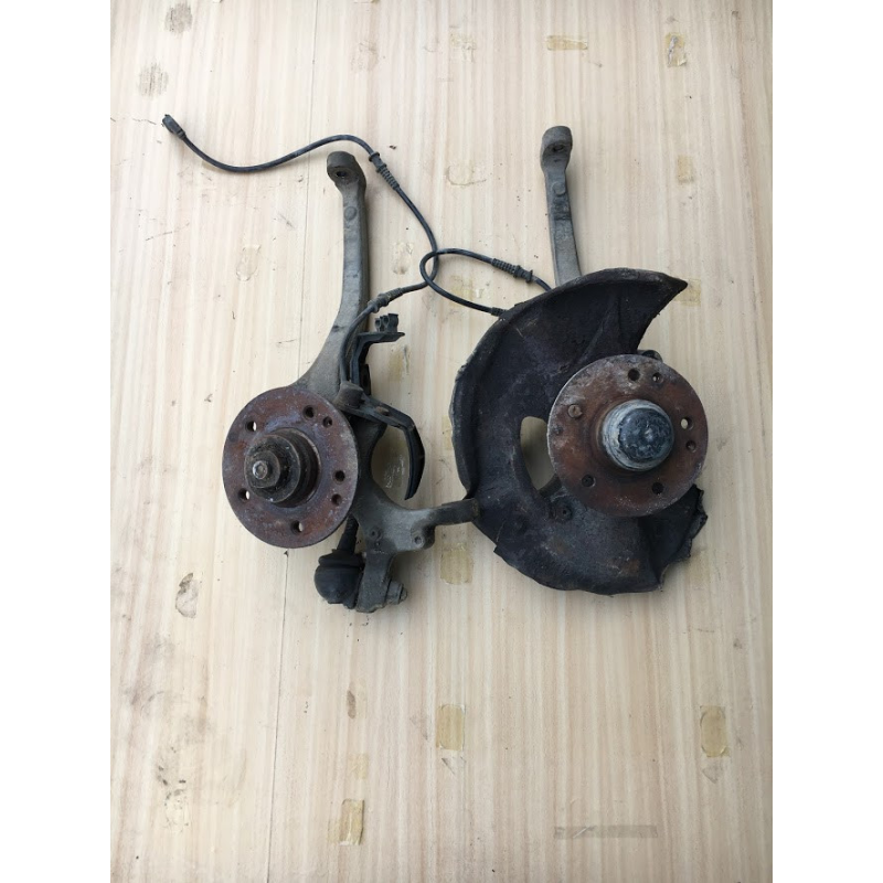 Цапфа / Ступиця передня Mercedes E Class W210