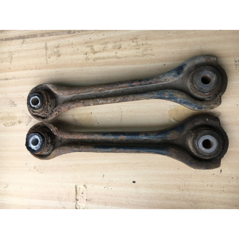 Важіль верхній спереду Mercedes W124 W210 задня вісь