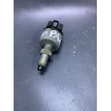 Датчик стоп сигналу Mitsubishi Pajero Sport 1