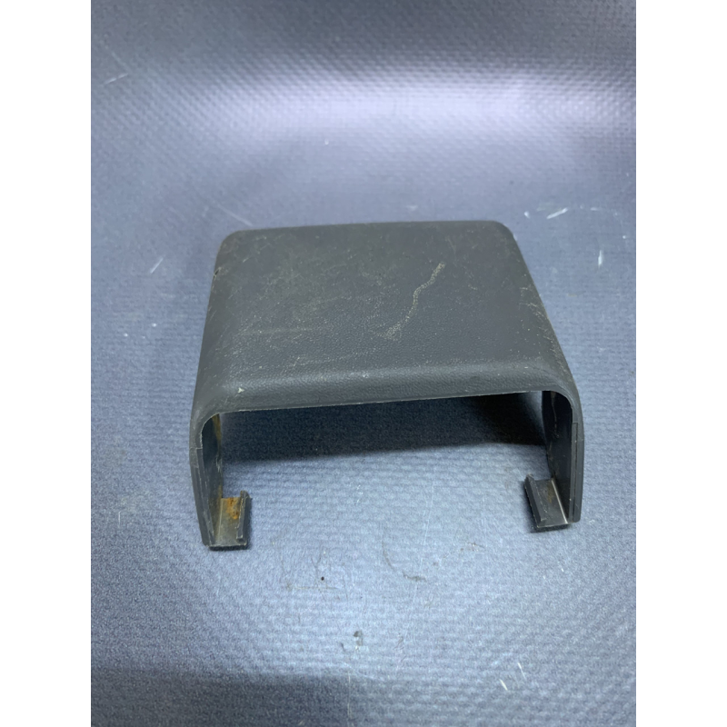 Накладка кріплення сидіння Mitsubishi Pajero Sport MR219986