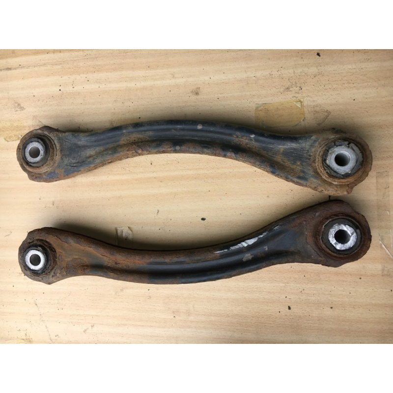 Рычаг / Тяга задньої підвіски Mercedes W210 Рычаг / Тяга задньої підвіски Mercedes W210