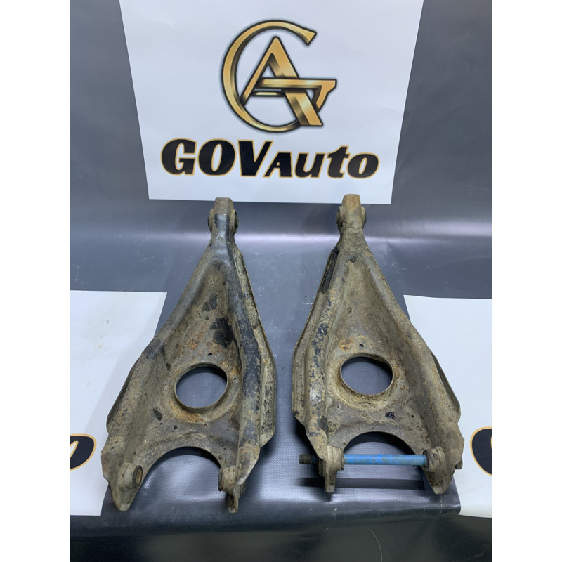 Важіль нижній передній Ford Escort MK4 Важіль нижній передній Ford Escort MK4