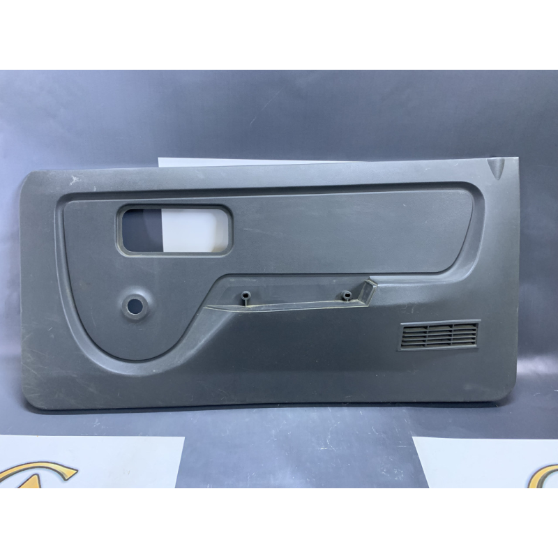 Обшивка карта дверей права Заз Таврія