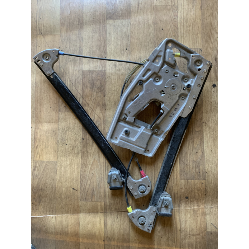 Склопідйомник електро BMW 5 E39 передній лівий 8236857 Склопідйомник електро BMW 5 E39 передній лівий 8236857