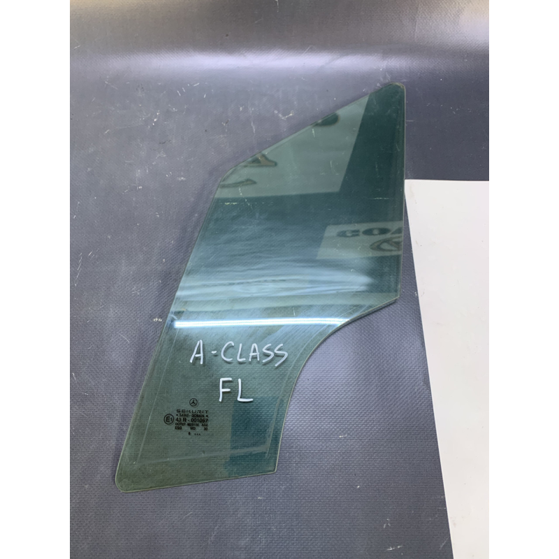 Скло дверей передніх лівих Mercedes A Class (глухе)