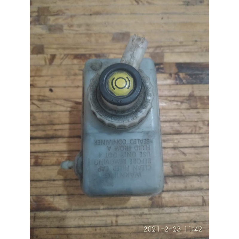 Бачок головного гальмівного циліндра bmw e39 32066792