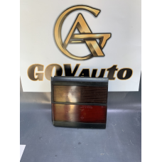 Ліхтар задній правий VW Passat B3 кришки багажника 333945108