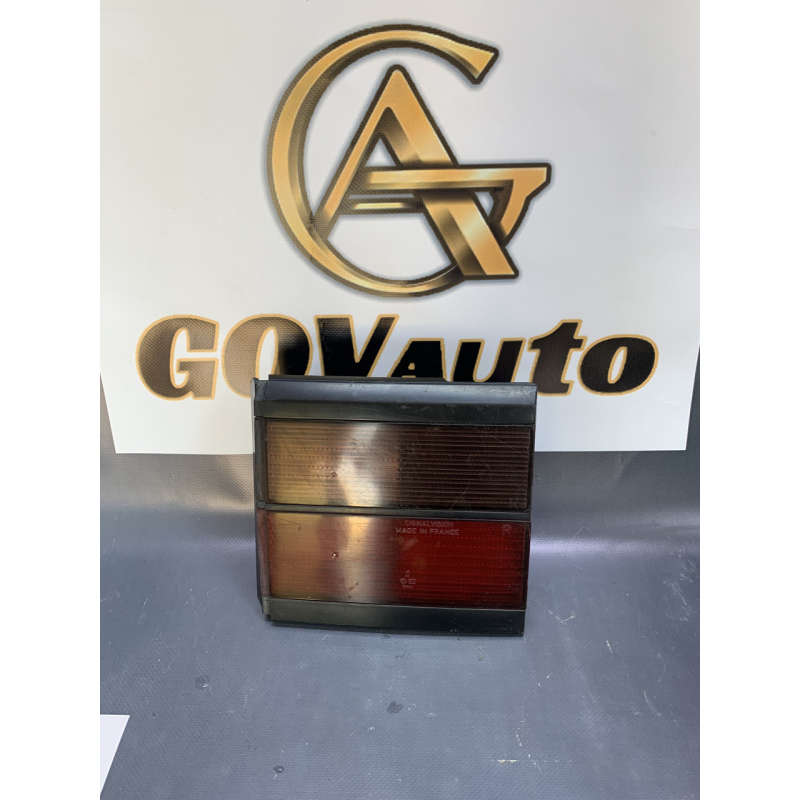 Ліхтар задній правий VW Passat B3 кришки багажника 333945108