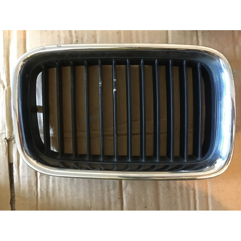 Ришітка / ніздрі BMW 3 Series E36 Ришітка / ніздрі BMW 3 Series E36