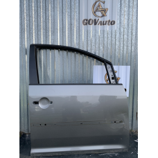 Двері передні праві VW Touran