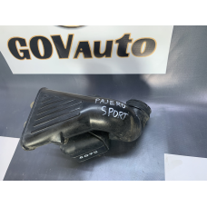 Повітрозабірник / резонатор повітряного фільтра Mitsubishi Pajero Sport 3.0 бензин 6G72