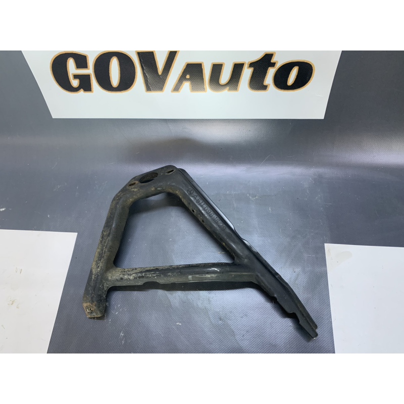 Кронштейн двігуна Mercedes W210 2.2 CDi A6110981829 Кронштейн двігуна Mercedes W210 2.2 CDi A6110981829
