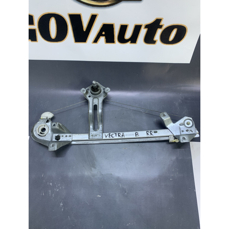 Склопідйомник задній правий Opel Vectra B 90464336