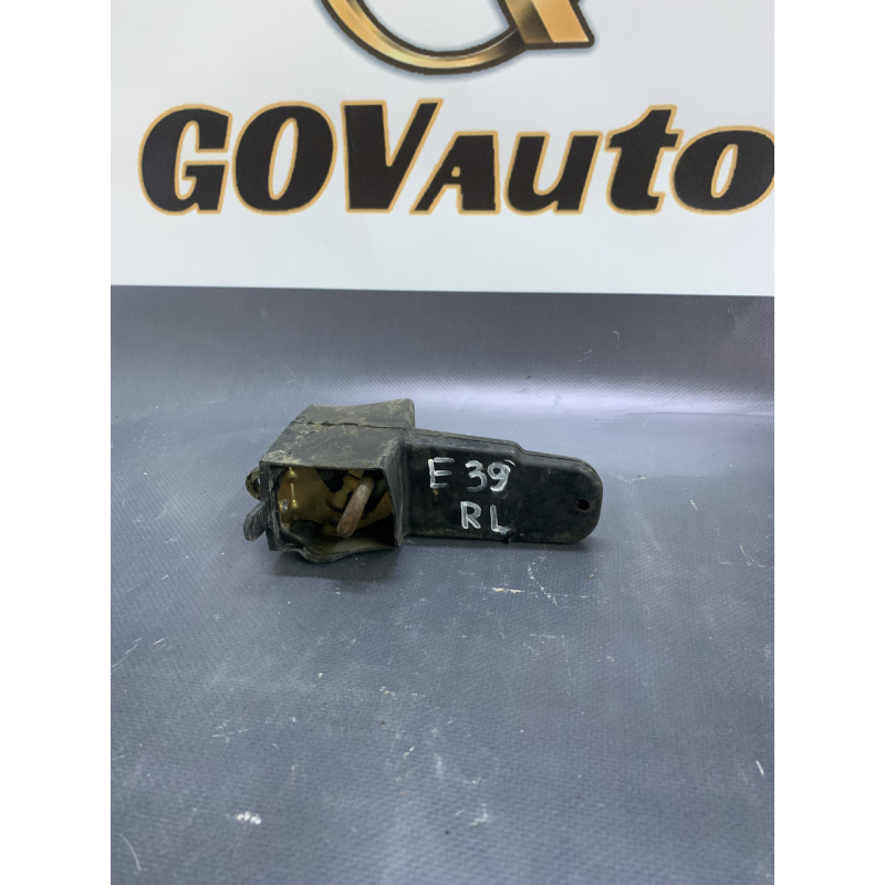 Обмежувач дверей BMW 5 E39 задній лівий Обмежувач дверей BMW 5 E39 задній лівий